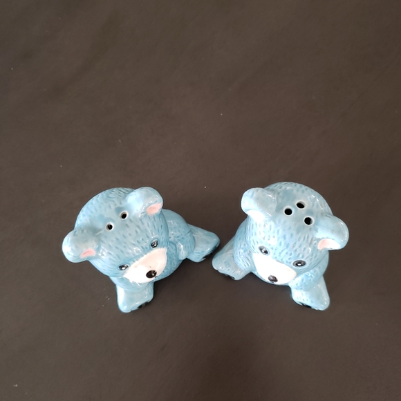 Vintage Blue Teddy Bear Salt & Pepper Shaker Set - Picture 6 of 7